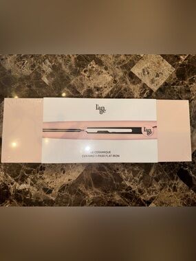 l'ange Le Ceramique Ceramic 1-Pass Flat Iron in Blush Pink- NIB